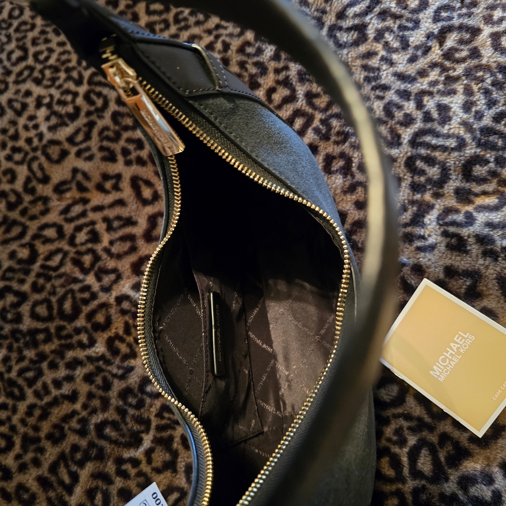 Michael Kors Elegant Preston Small Suede and Leather Bag - Picture 8 of 11